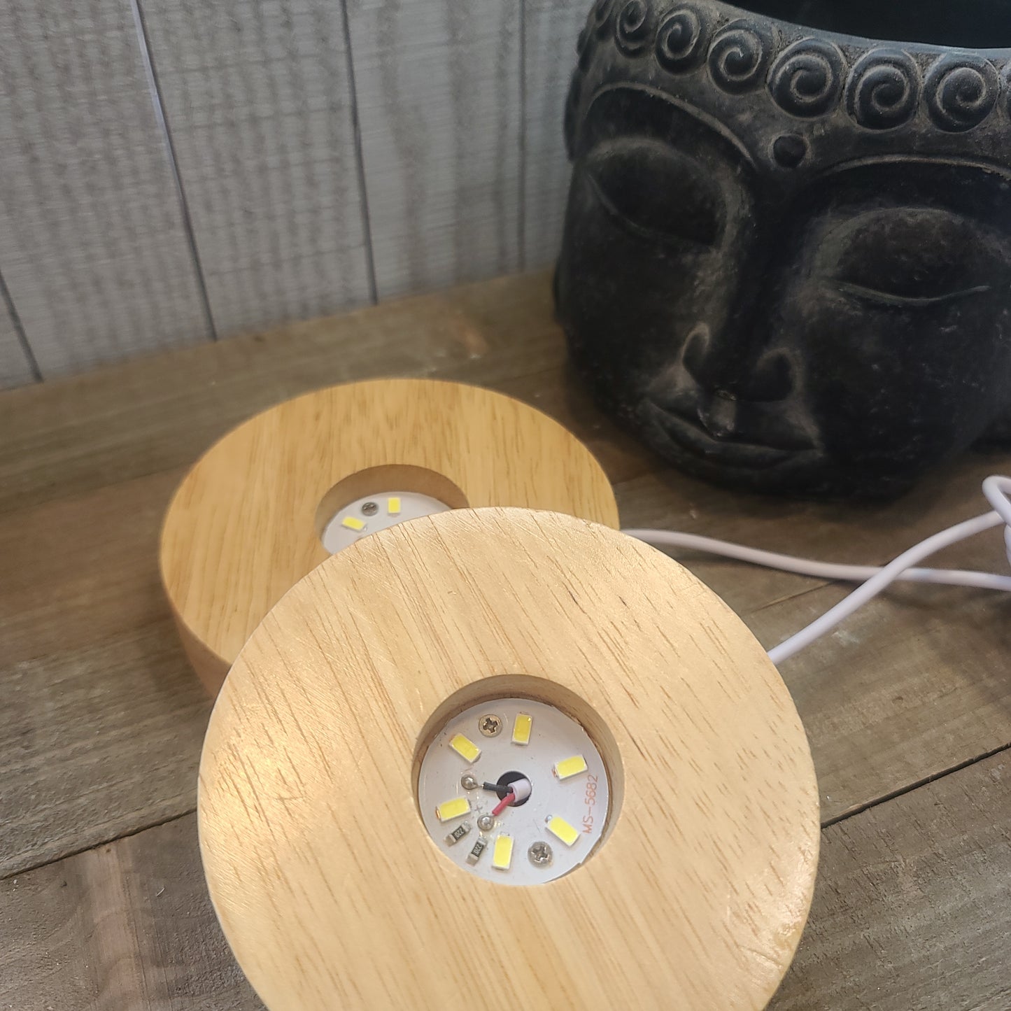 Large Lighted Stand/Base White - LED