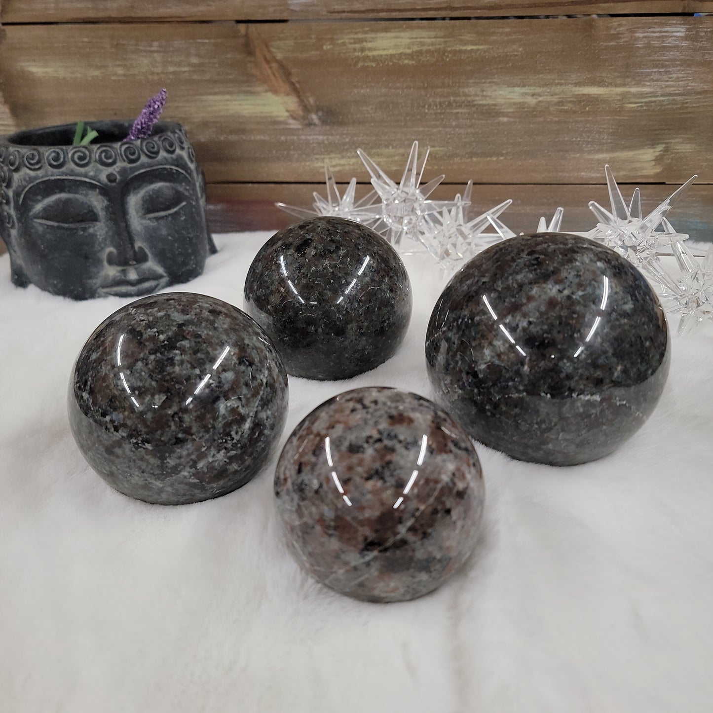UV Reactive! YOOPERLITE Spheres