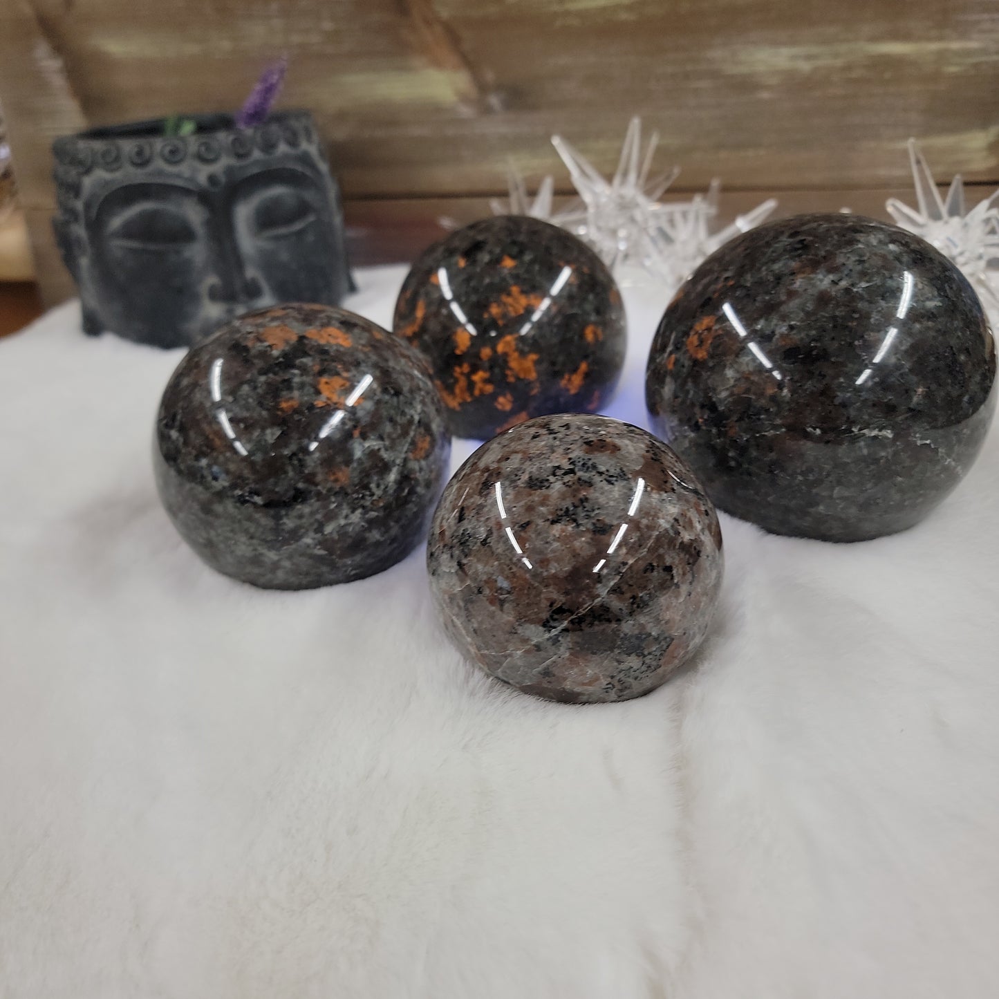 UV Reactive! YOOPERLITE Spheres