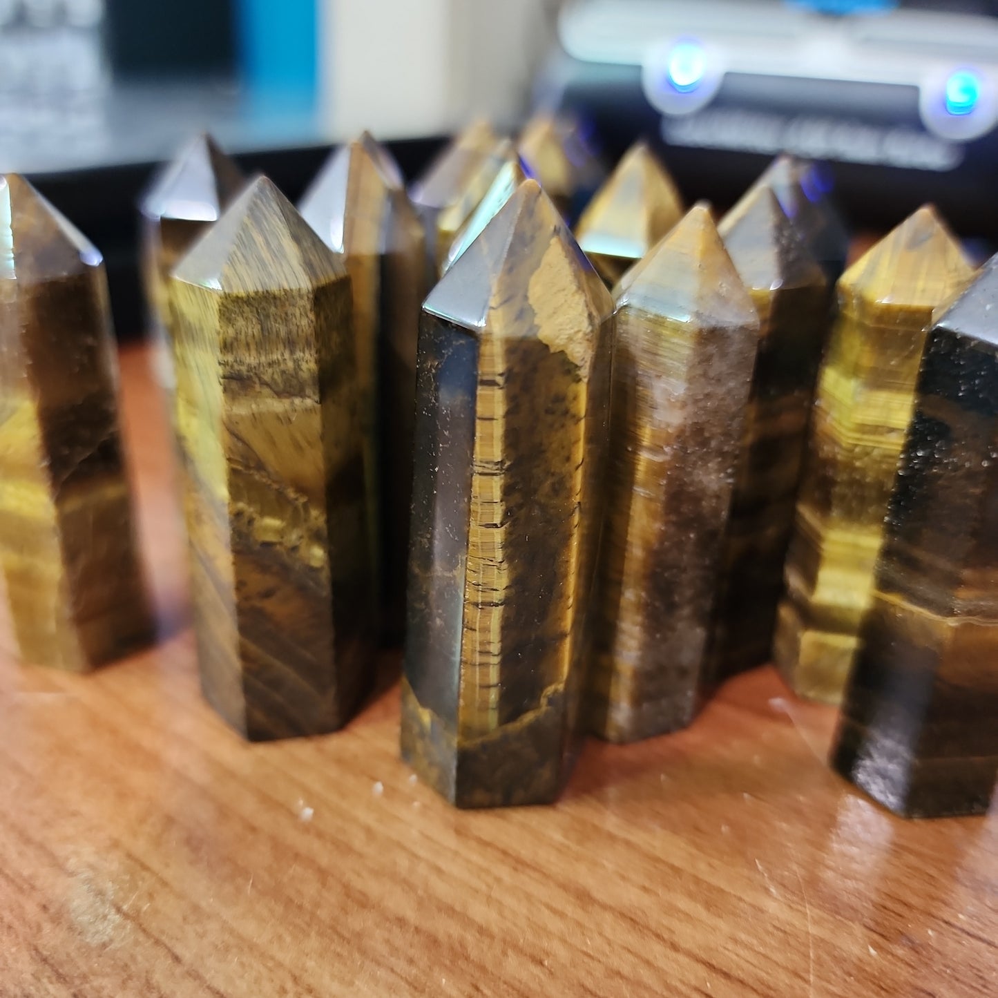 GOLDEN TIGERS EYE POINT