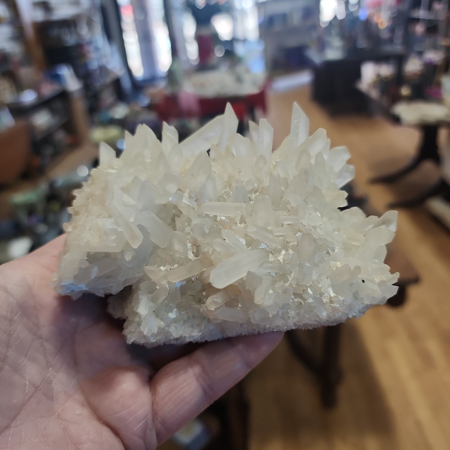 Large Quartz Clusters