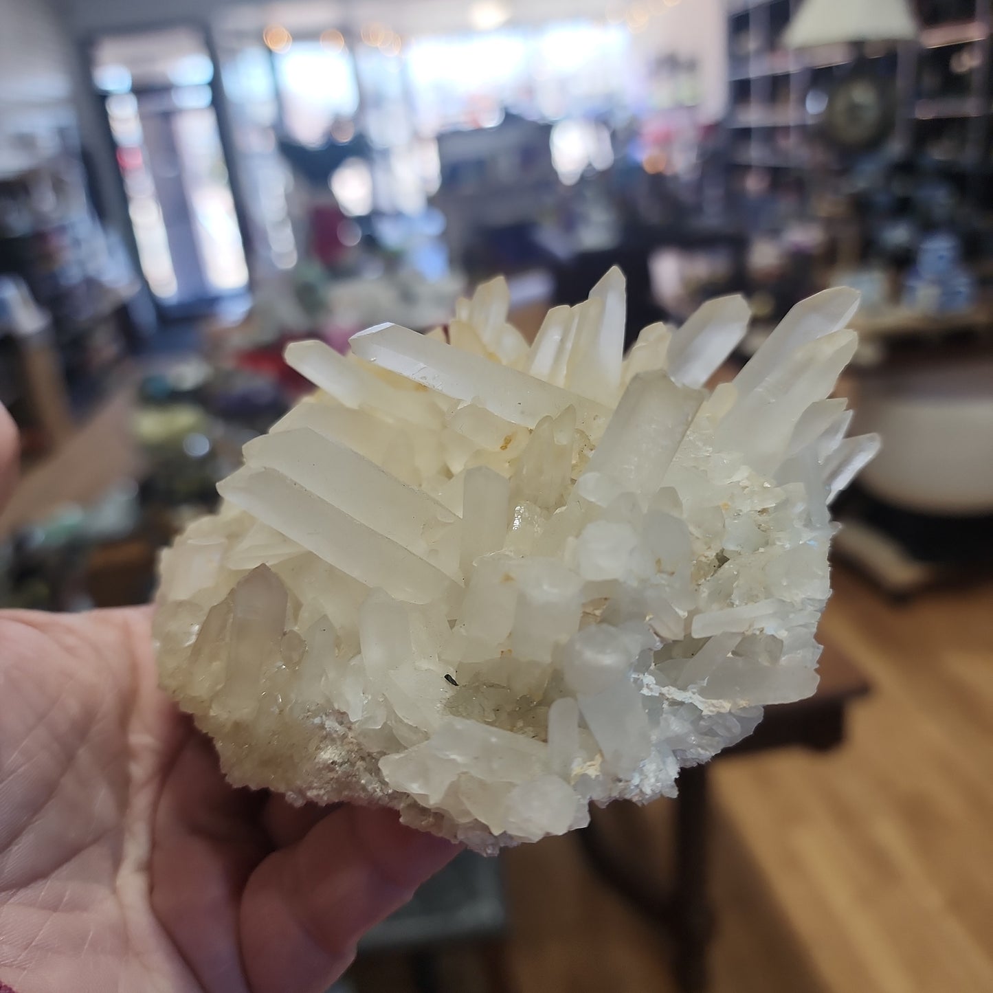 Large Quartz Clusters