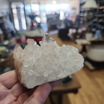 Large Quartz Clusters