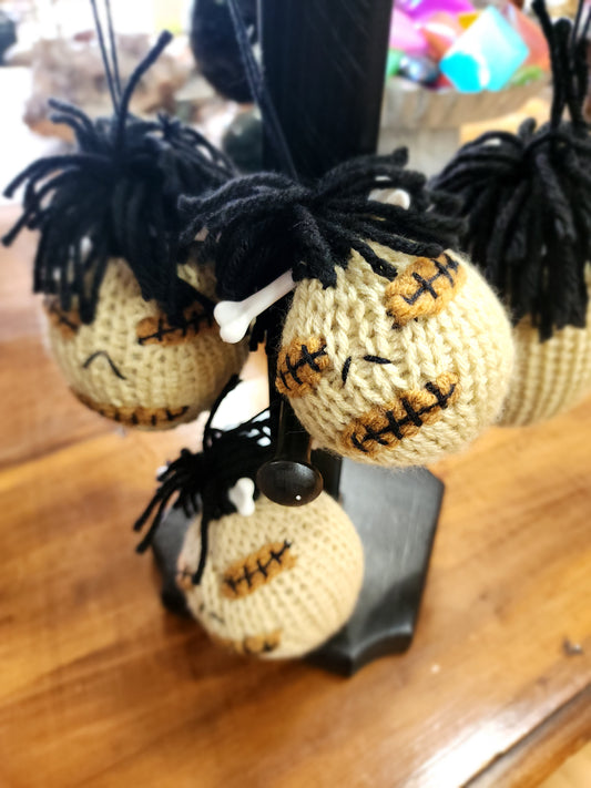 🧶 Unique Adorable Crocheted Shrunken Severed Head with Bone - 4"ish 💀