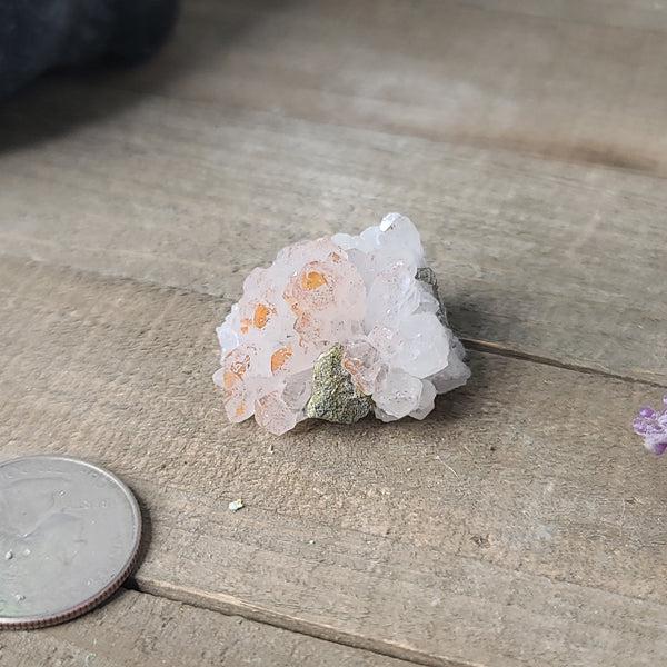 Pyrite on Quartz Clusters