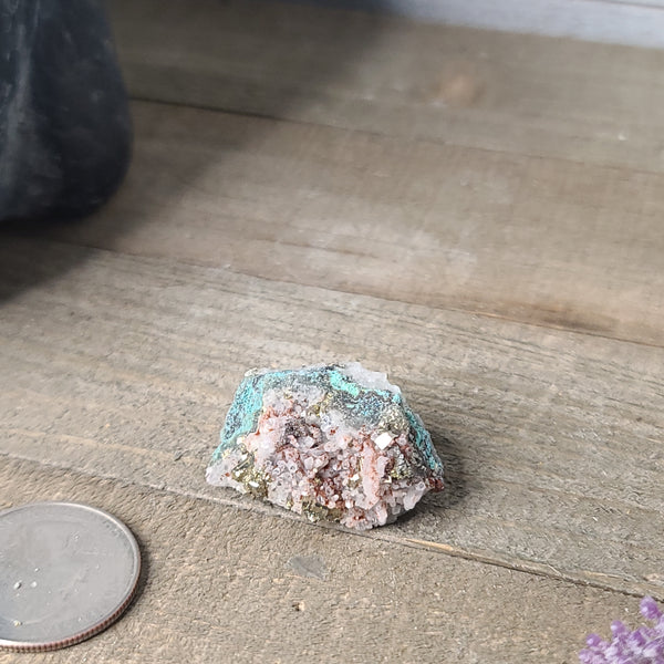 Pyrite on Quartz Clusters