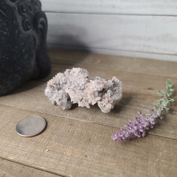 Pyrite on Quartz Clusters