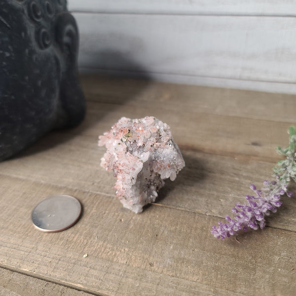 Pyrite on Quartz Clusters
