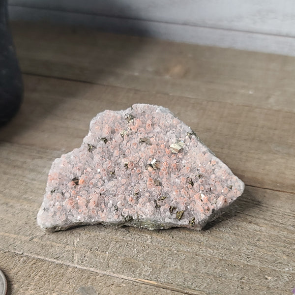 Pyrite on Quartz Clusters