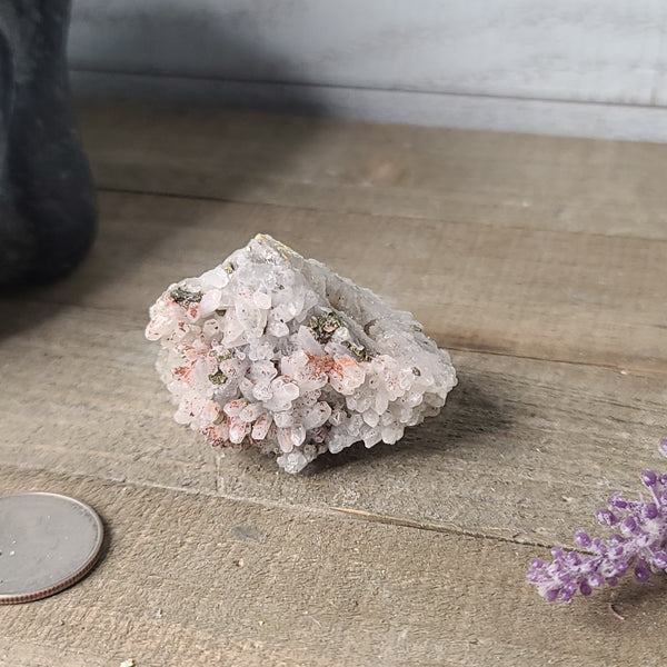 Pyrite on Quartz Clusters