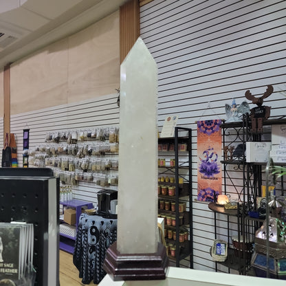 HUGE QUARTZ TOWERS ON STANDS