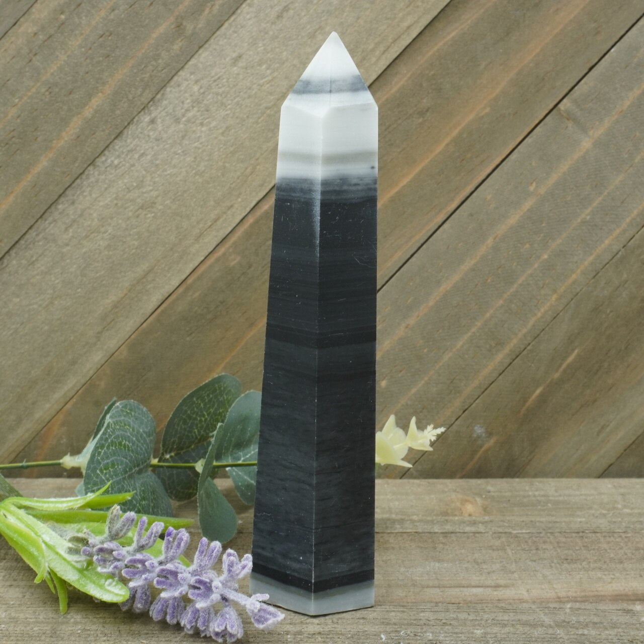 BLACK/WHITE CALCITE TOWER - 892